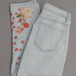 DG2 Embroidered Designer Stretch Jesií